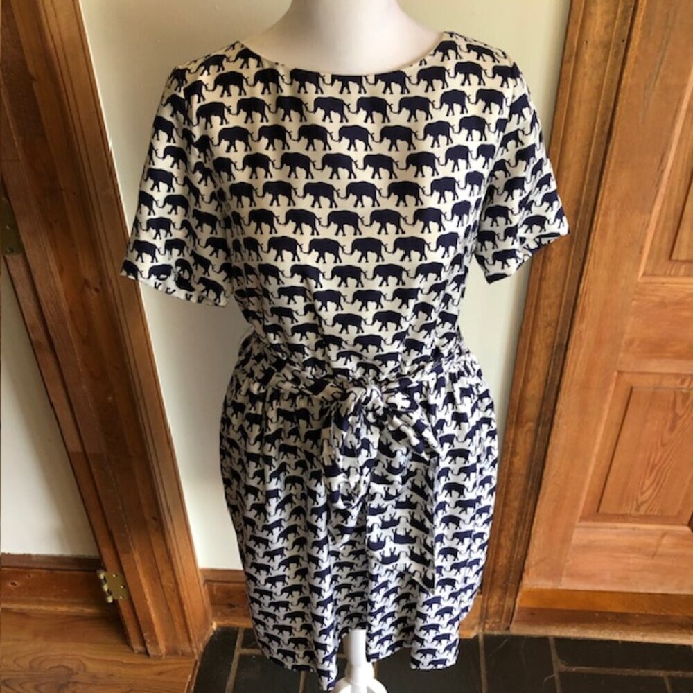 ELIZABETH MCKAY Silk Elephant Print Short Sleeve Dress 4